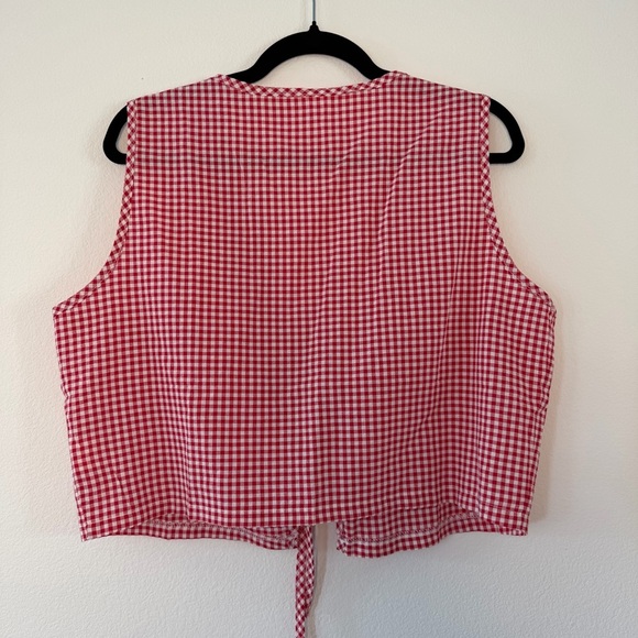 Red Gingham Sleeveless Top - Picture 4 of 5